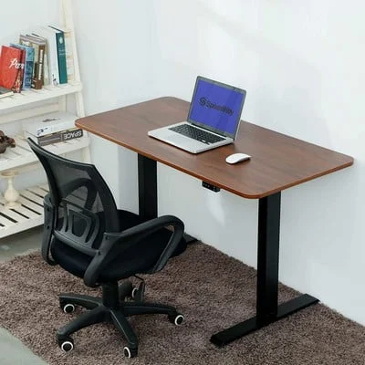 ¿Cuánto tiene que tener un escritorio de altura?